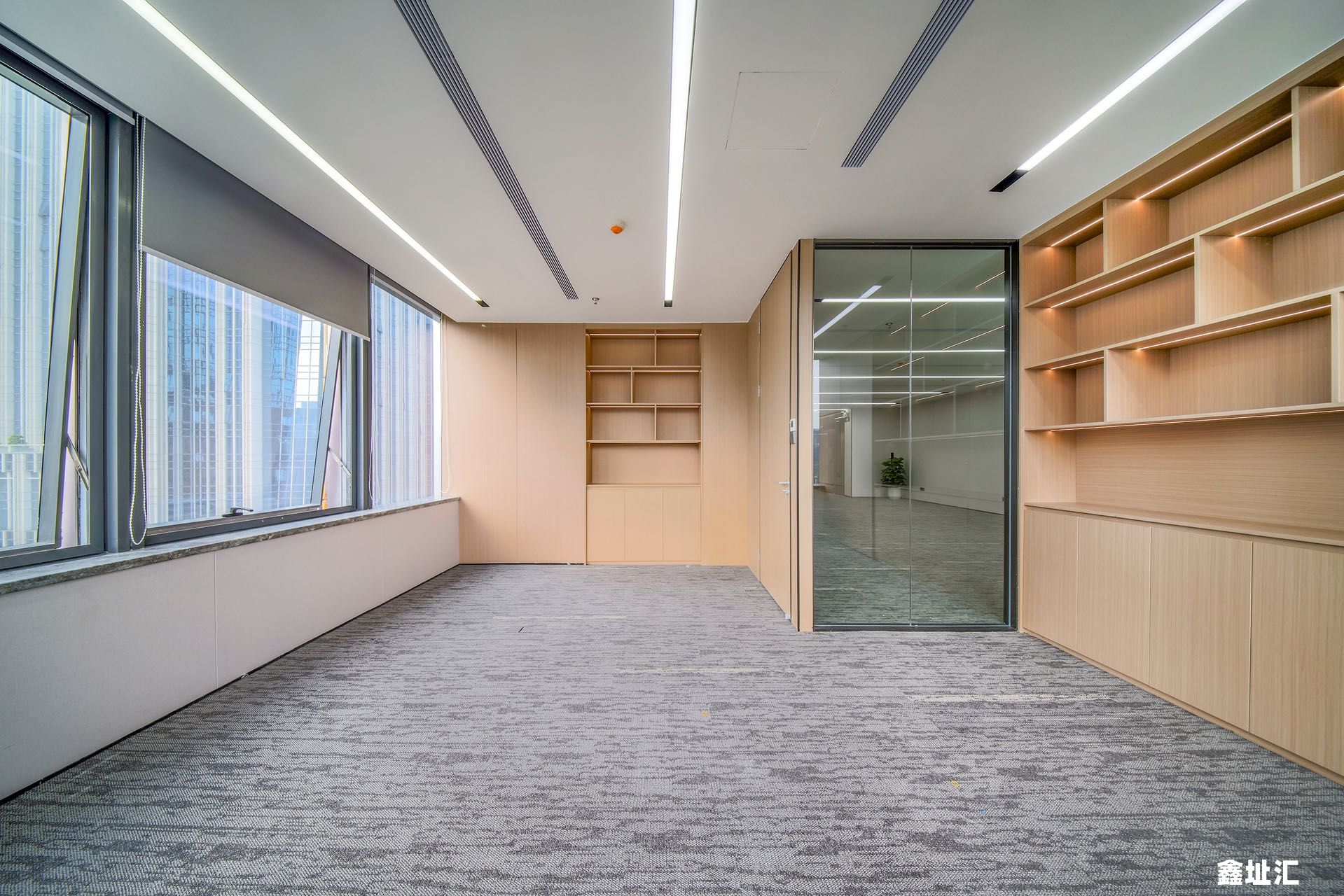 港中旅大厦 | 537㎡新装修办公室 正对电梯口