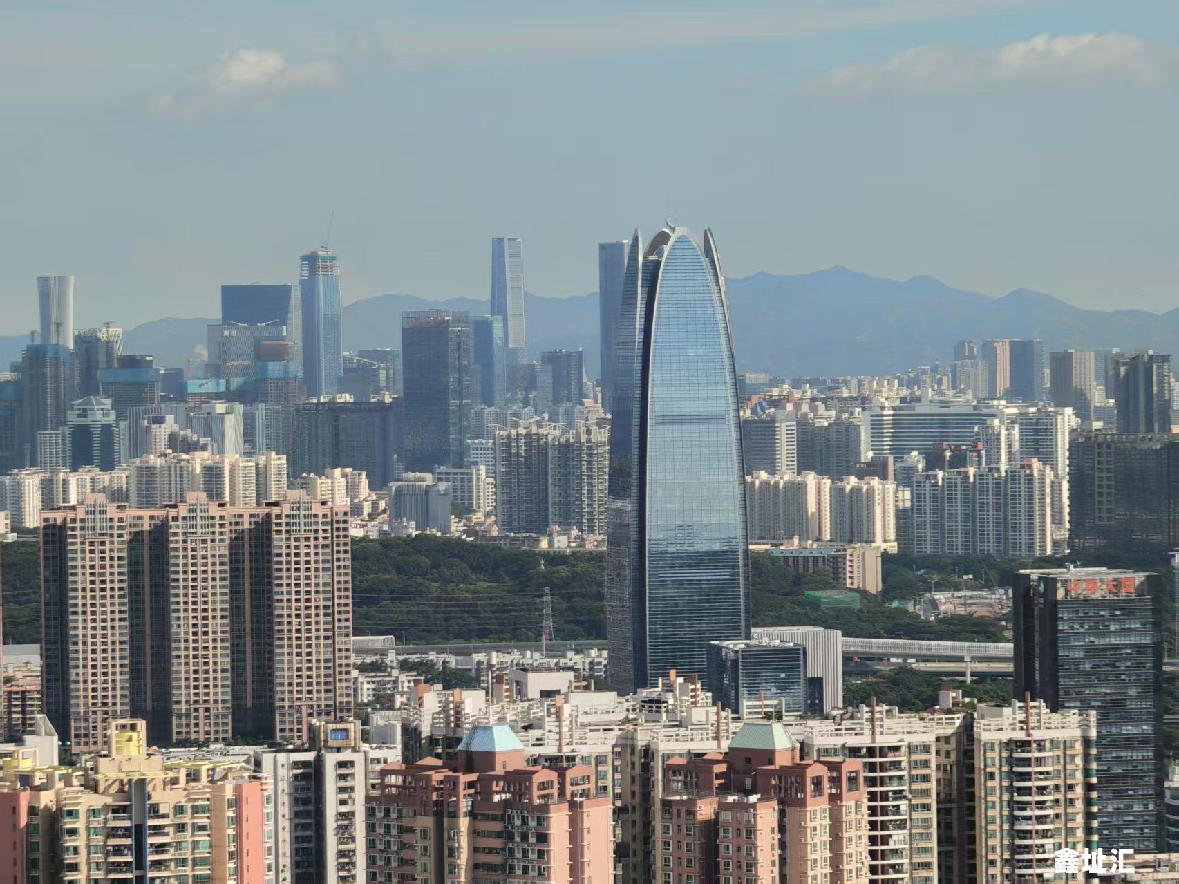 宝安中粮大悦城写字楼出售，两连层，双地铁口物业